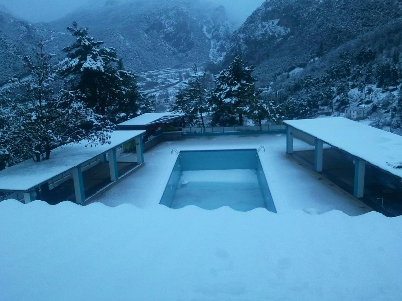 Apolis Hotel Mouzaki Buitenkant foto