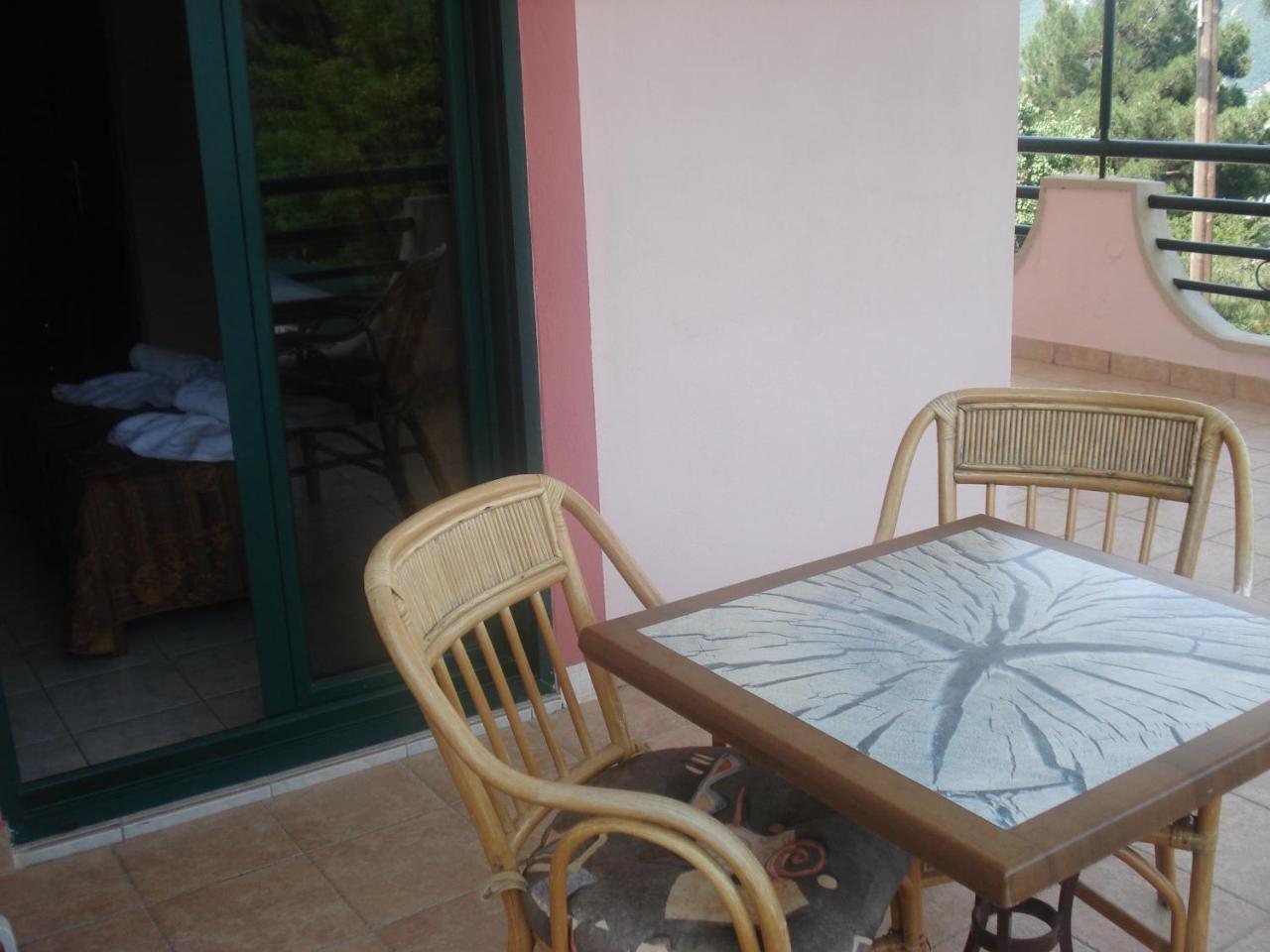 Apolis Hotel Mouzaki Buitenkant foto